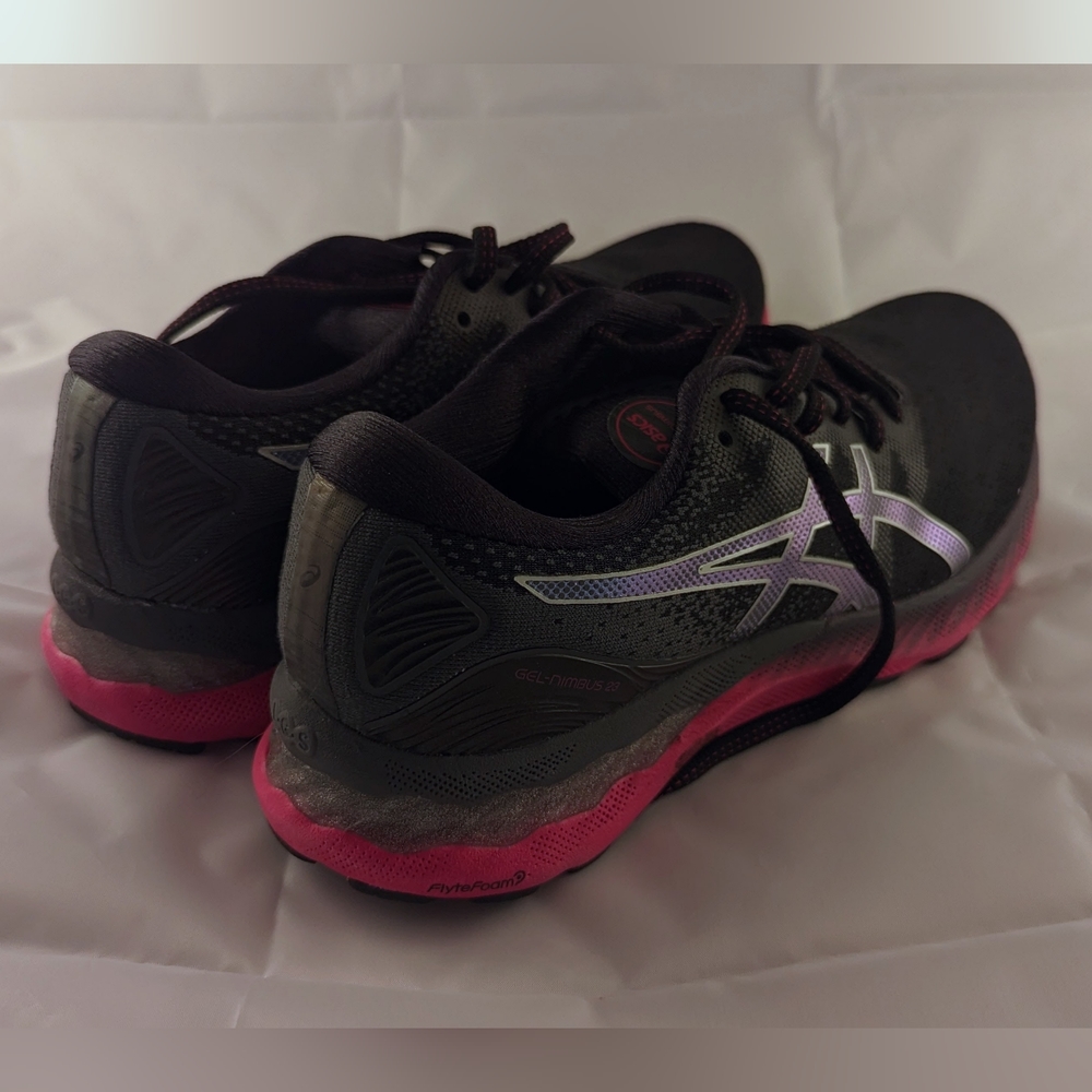 Women's ASICS Gel-Nimbus 23 Size 9.5